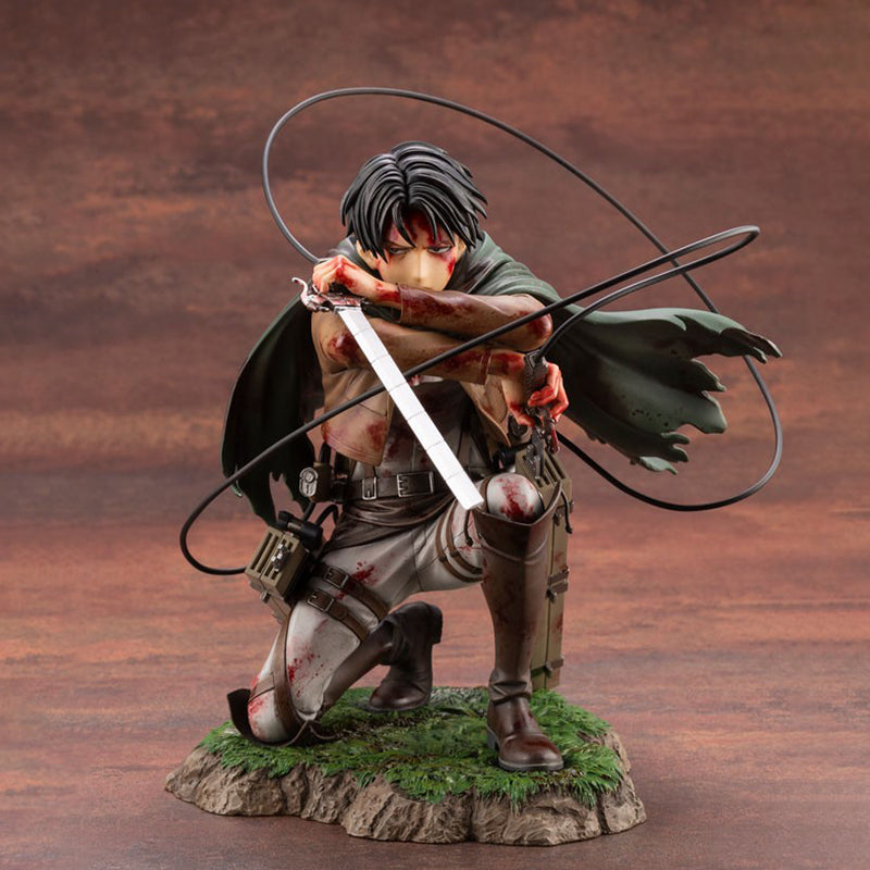 Attack on Titan - Levi Ackerman Ver. ArtFxJ  17 cm