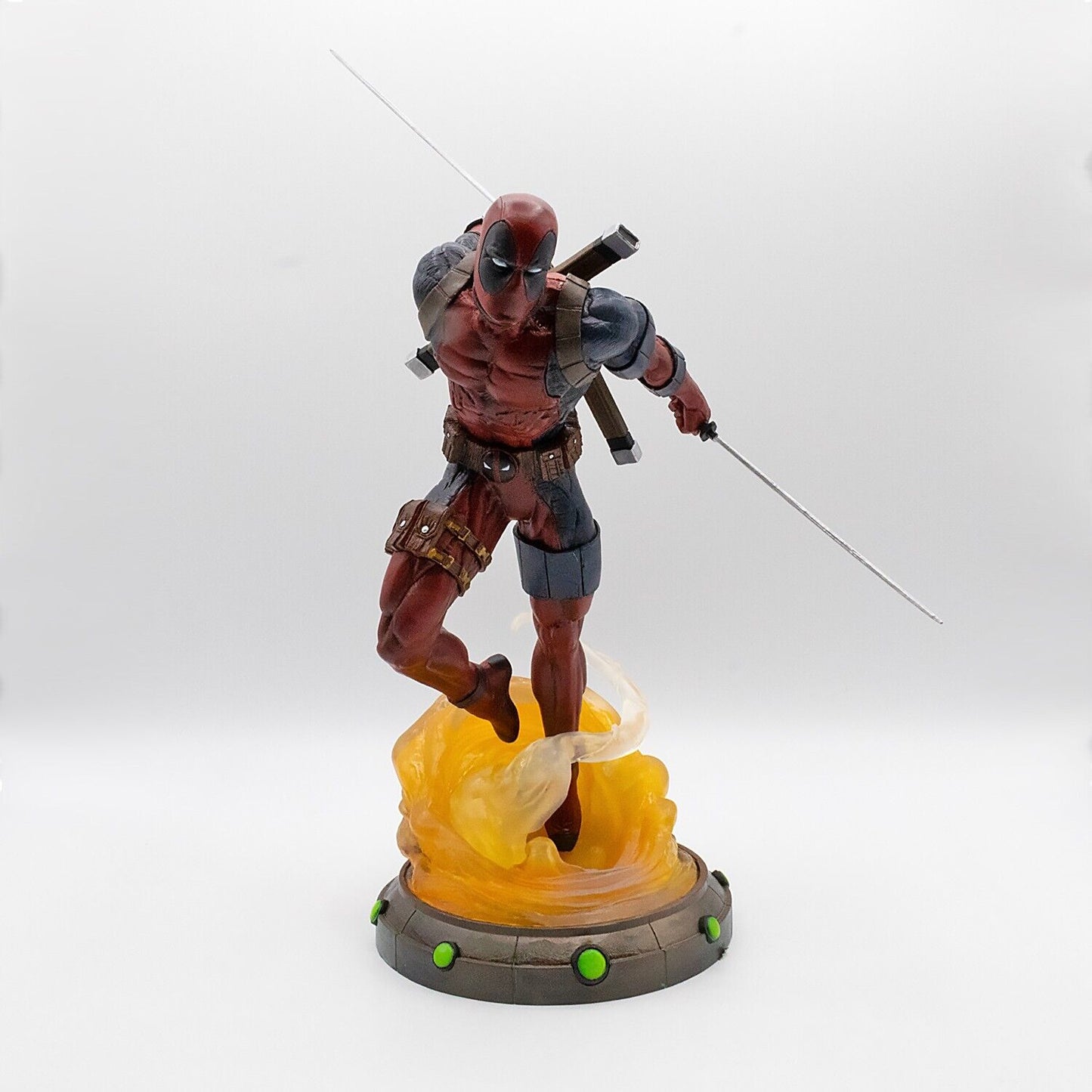 Diamod Select - Deadpool 23 cm