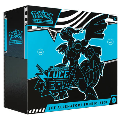 Bundle Set Allenatore Fuoriclasse Pokemon - Luce Nera ITA + 4 Bustine Rocket (Jap)