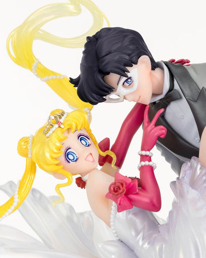 Figuarts Zero Sailor Moon - Usagi and Tuxedo Mask Moonlight Glow Edition 24 cm